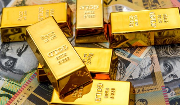 Gold Surges Toward $3,500: UK Miners in Focus
